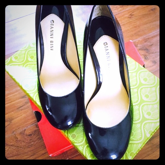 Gianni Bini Shoes - Gianni Bini Heels